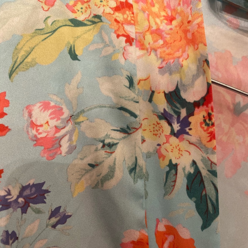 Le Rose Robe - Picture 3 of 6